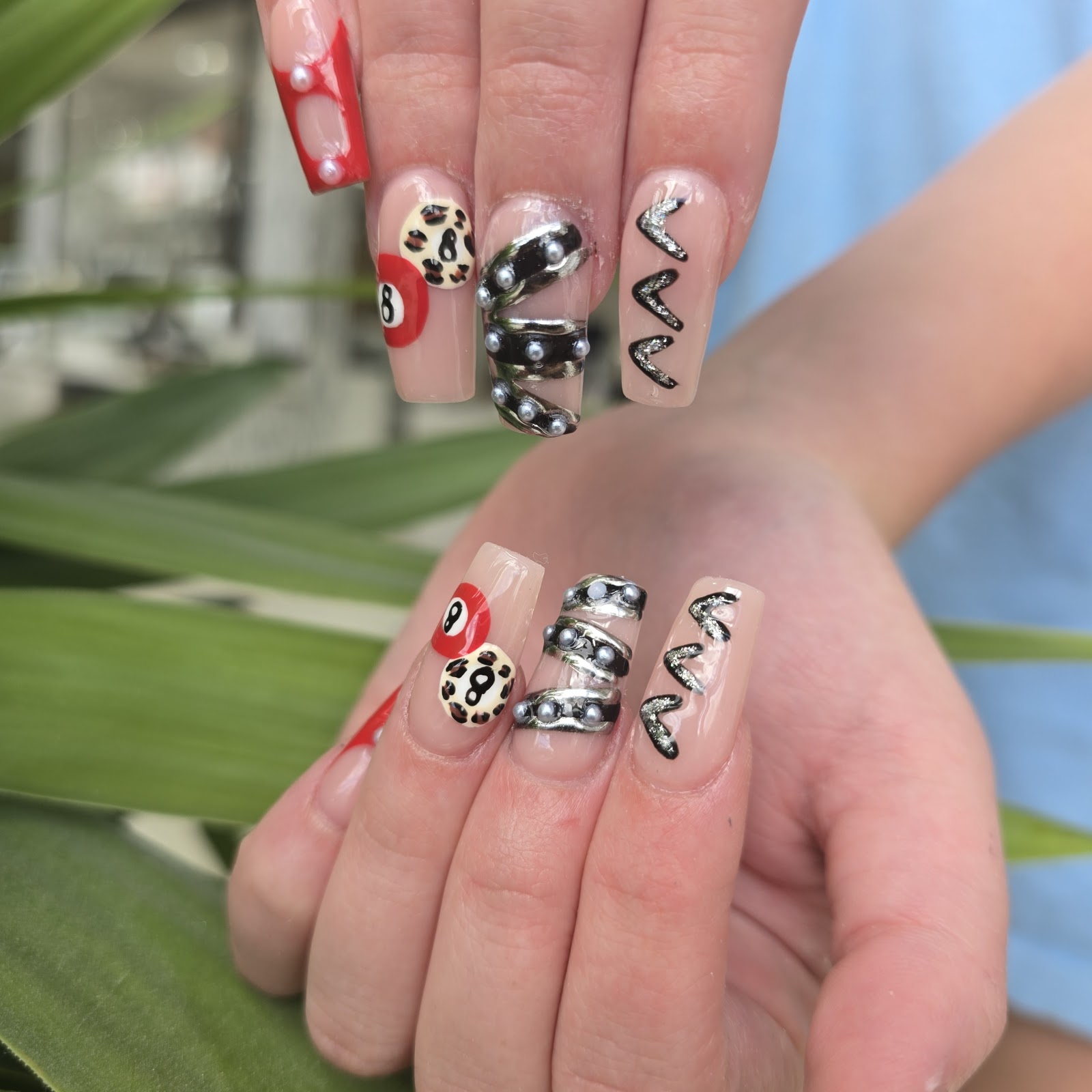 LUSH NAIL BAR NEWNAN logo